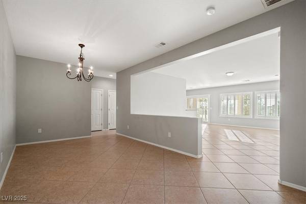 North Las Vegas, NV 89084,3321 Kingbird DR