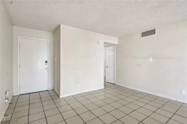 Las Vegas, NV 89146,5208 Mountain View DR