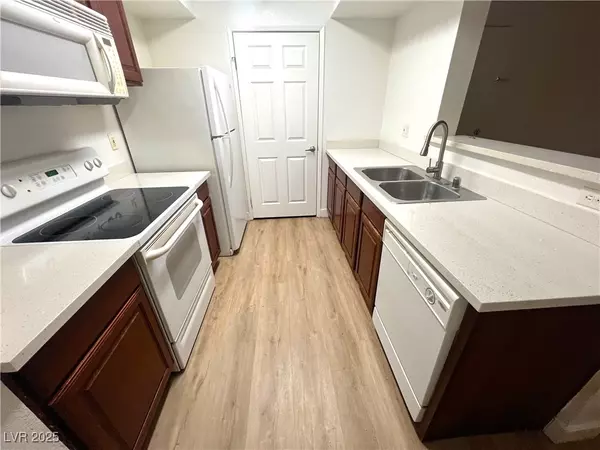 Las Vegas, NV 89156,6800 E Lake Mead BLVD #1083