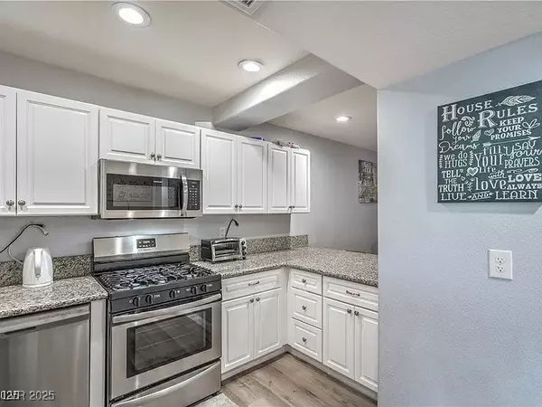 Las Vegas, NV 89121,4078 Gold Coast DR