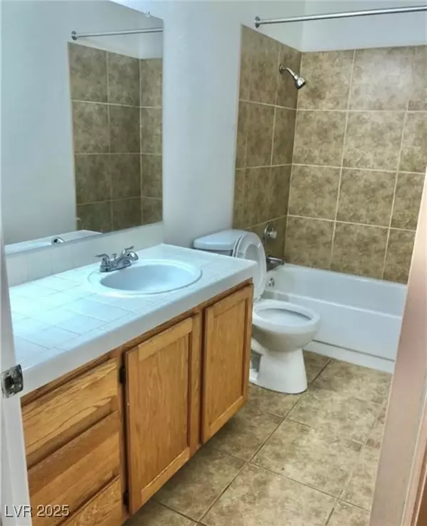 Las Vegas, NV 89117,2324 Diamondback DR