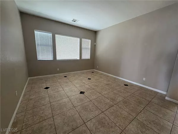 Las Vegas, NV 89117,8013 Alpine Fir AVE