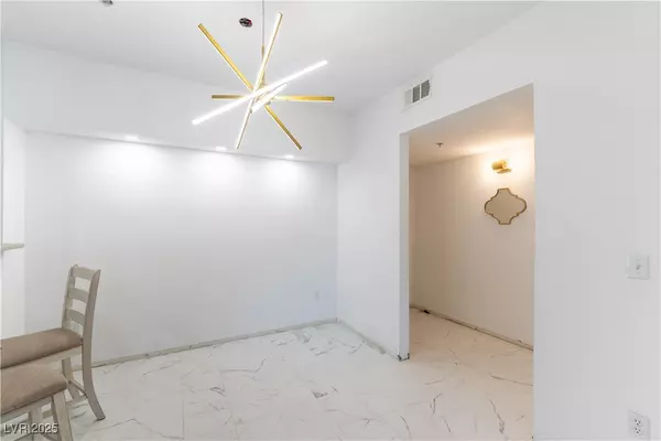 Las Vegas, NV 89149,6955 N Durango DR #2115