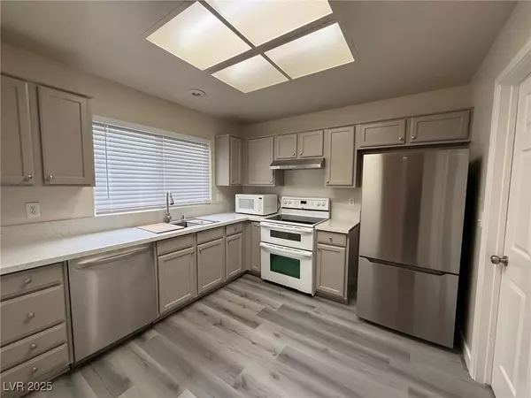 Las Vegas, NV 89134,8605 Glenmore DR