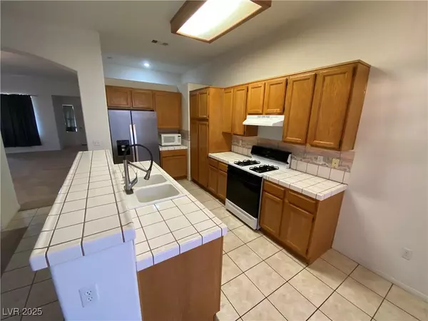 Henderson, NV 89002,1318 Passiflora DR