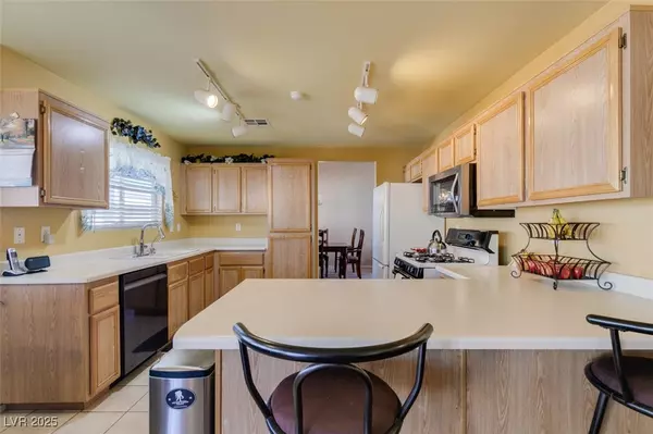 North Las Vegas, NV 89030,916 Carey Grove AVE