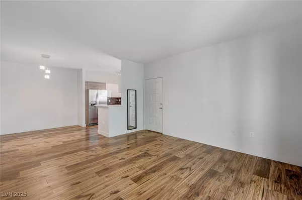 Henderson, NV 89074,75 N Valle Verde DR #1324