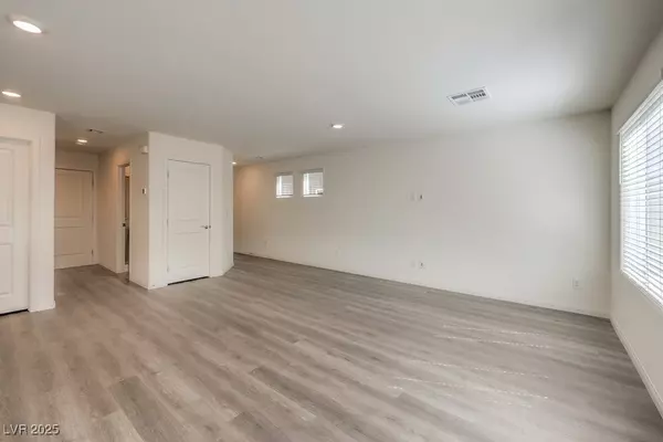 North Las Vegas, NV 89081,2633 DAHLIA FALLS AVE #131