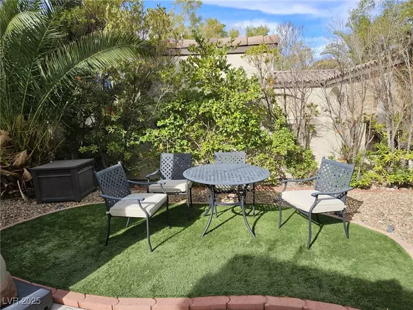 Las Vegas, NV 89139,8175 Arville ST #116