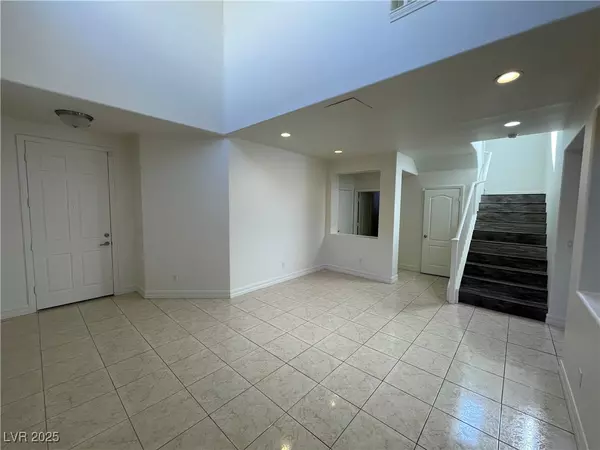Henderson, NV 89011,783 CREST VALLEY PL