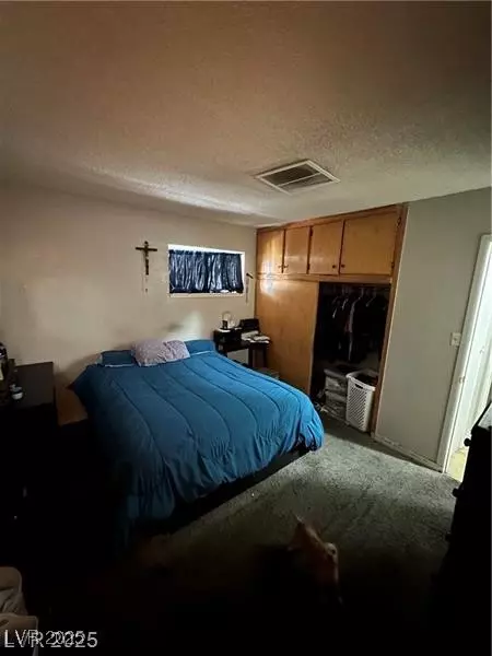 Las Vegas, NV 89104,3037 Scarlet Oak AVE