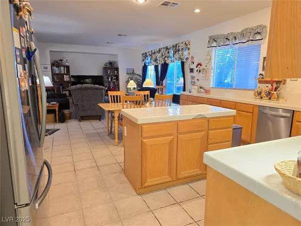 Henderson, NV 89002,1000 Snow Bunting CT