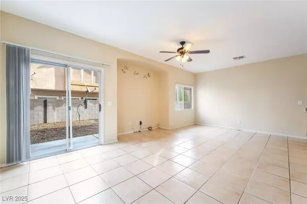 Henderson, NV 89011,6080 Golden Corral TRL #103