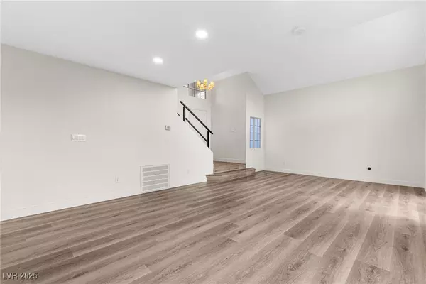 Las Vegas, NV 89117,2704 Messina CT