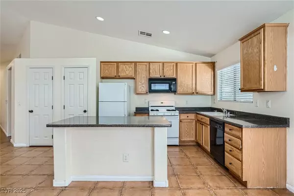 North Las Vegas, NV 89081,5716 Blizzard Breeze ST