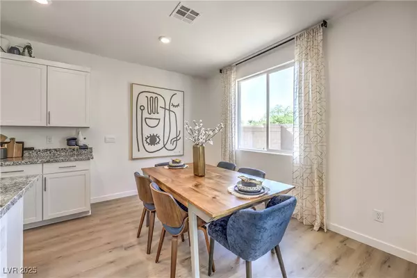 North Las Vegas, NV 89118,6041 Sunshine ST #10