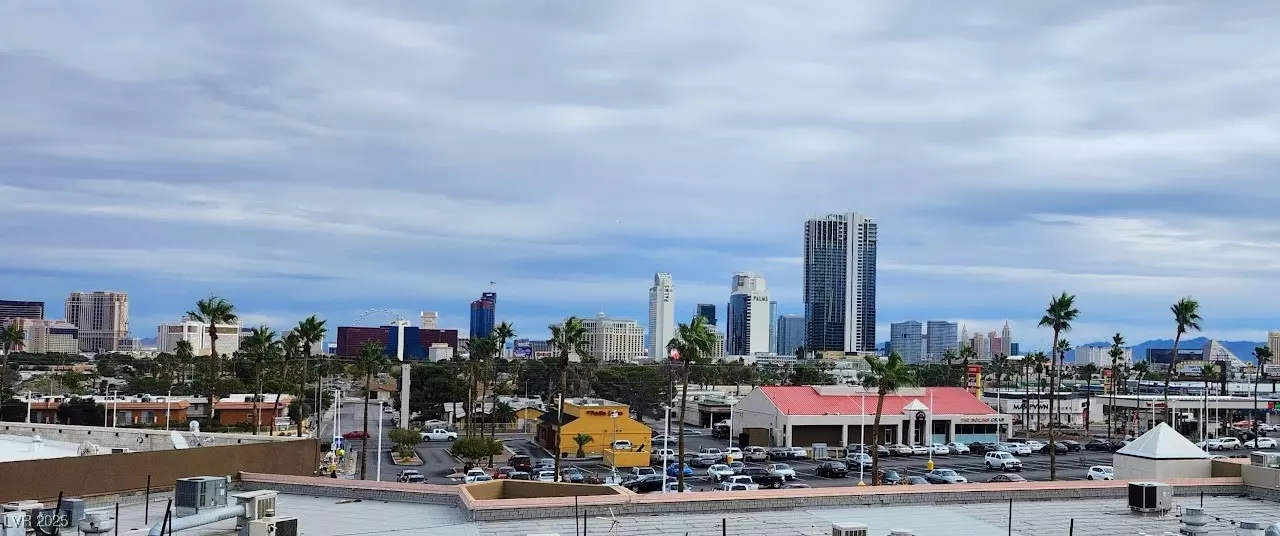 3954 Delos DR, Las Vegas, NV 89103