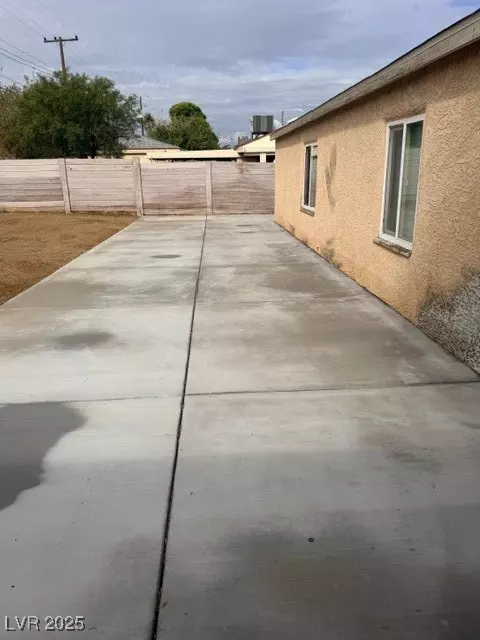 Henderson, NV 89015,572 Burton ST