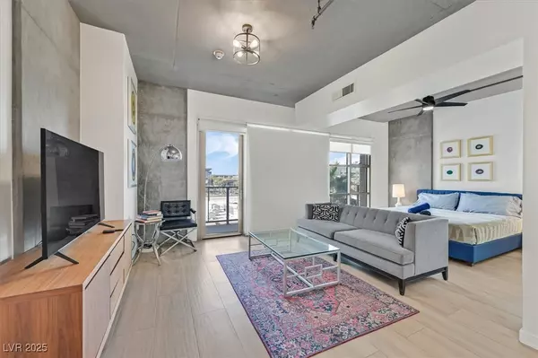 Las Vegas, NV 89101,353 E Bonneville AVE #433