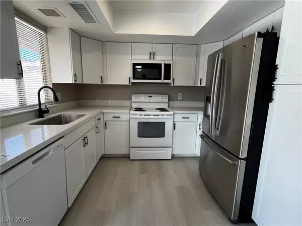 Las Vegas, NV 89117,8813 Pavia DR