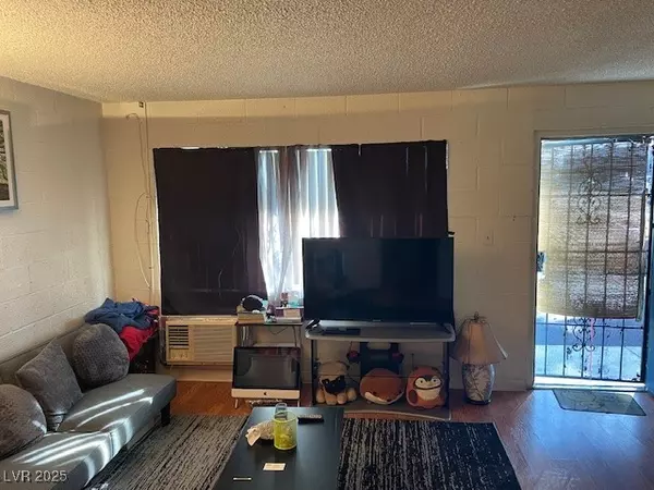 Las Vegas, NV 89119,4600 University Center DR #177