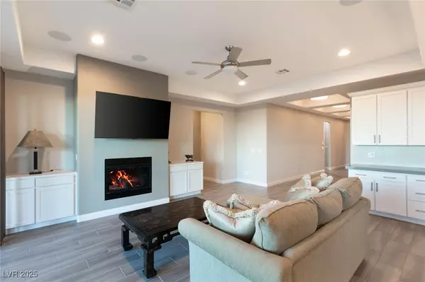 Las Vegas, NV 89138,270 Besame CT