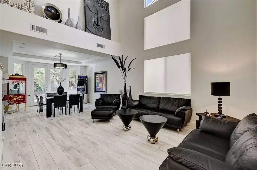 Las Vegas, NV 89121,3555 Shelome CT