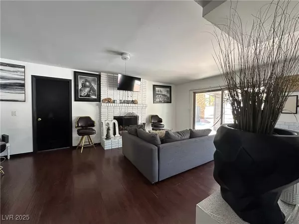 Las Vegas, NV 89103,5929 W Cherokee AVE