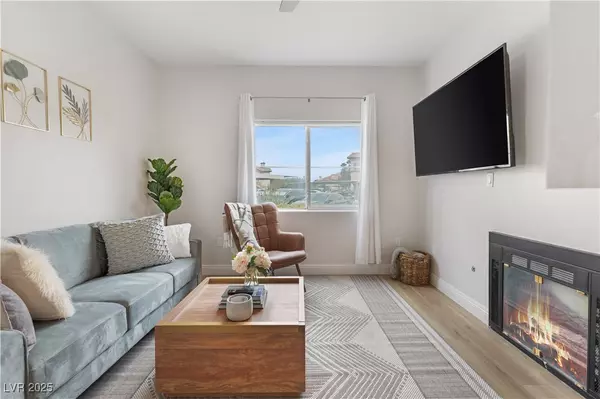 Las Vegas, NV 89147,8501 W University AVE #1006