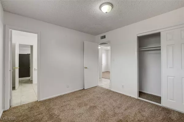 Las Vegas, NV 89107,6453 Bannock WAY