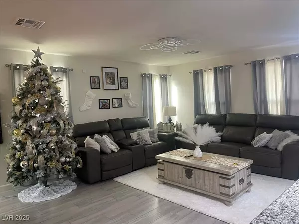 Las Vegas, NV 89122,5045 Bloodhound ST