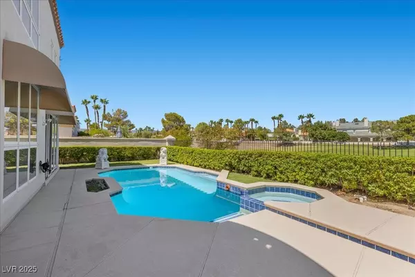 Las Vegas, NV 89113,8188 Horseshoe Bend LN