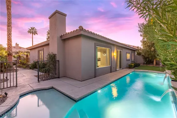 Las Vegas, NV 89117,9012 Echo Ridge DR