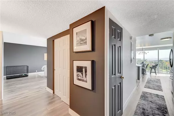 Las Vegas, NV 89109,3111 Bel Air DR #6F