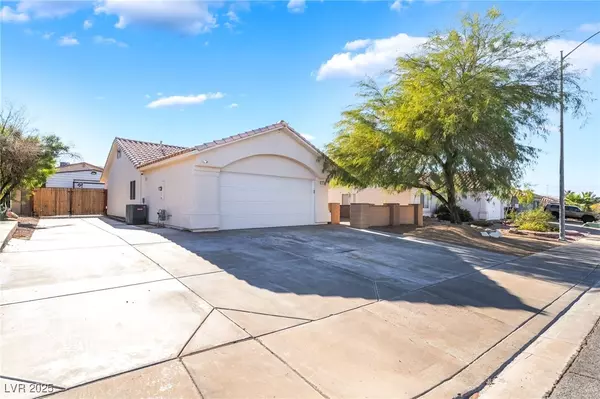 Henderson, NV 89015,325 Waterwheel Falls DR