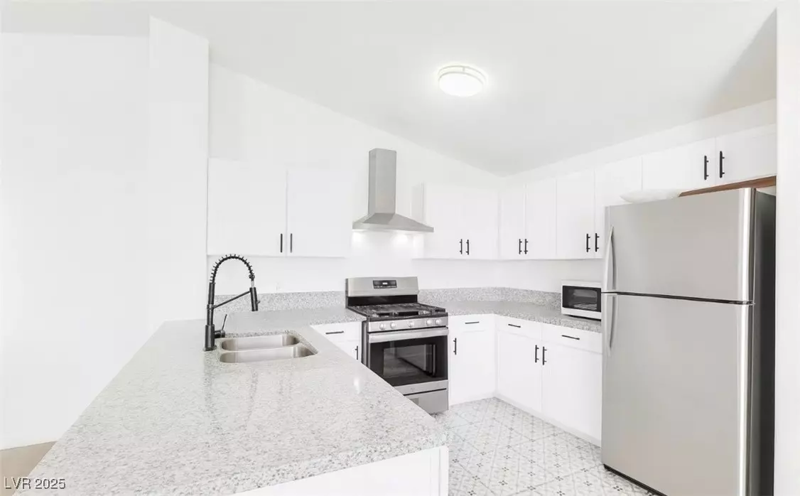 Las Vegas, NV 89145,7905 Lago Vista LN #201