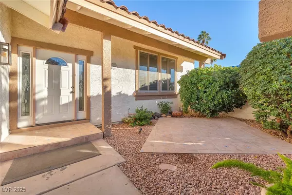 Las Vegas, NV 89120,5214 Annie Oakley DR