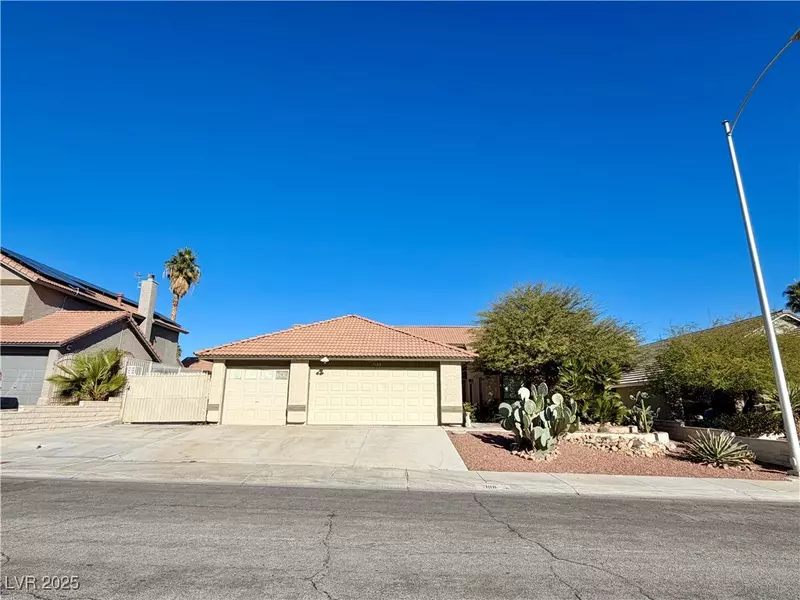 7108 Trading Post LN, Las Vegas, NV 89128
