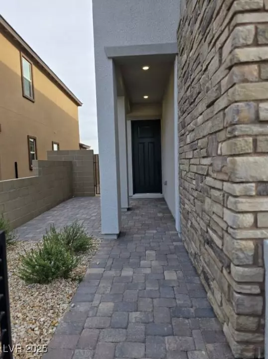 Las Vegas, NV 89138,472 Clover Bar LN