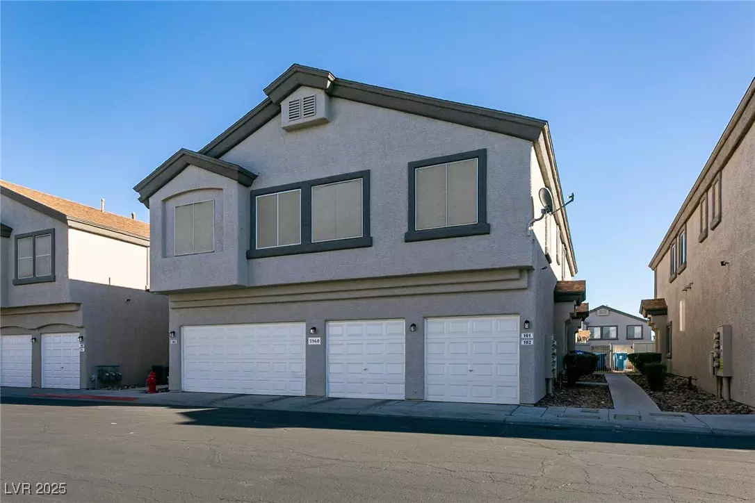 Henderson, NV 89011,5960 Trickling Descent ST #101