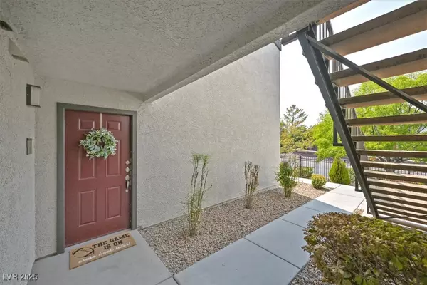 Henderson, NV 89052,950 Seven Hills DR #116