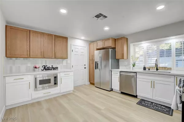 6987 Emerald Springs LN, Las Vegas, NV 89113