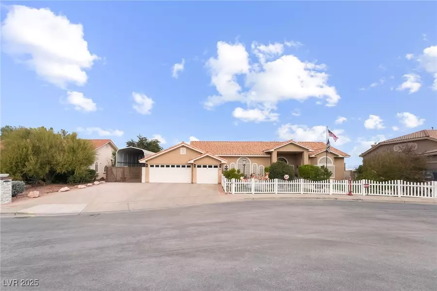 396 E Country Club DR, Henderson, NV 89015