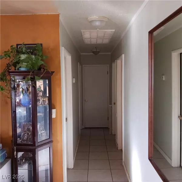 Las Vegas, NV 89104,4825 Patterson AVE