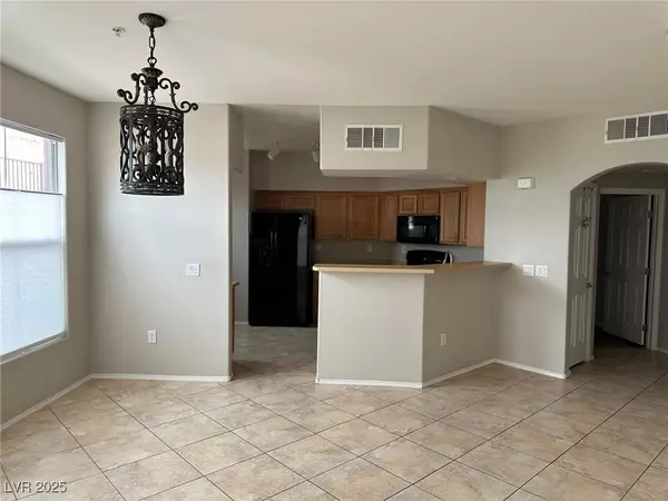 Las Vegas, NV 89129,3975 N Hualapai WAY #142