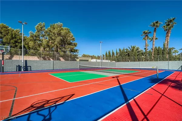 Las Vegas, NV 89117,2868 S Tioga WAY #0