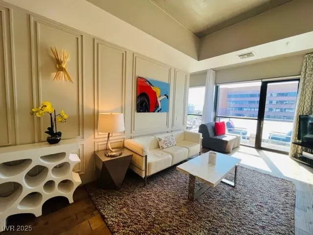 Las Vegas, NV 89101,353 E Bonneville AVE #571