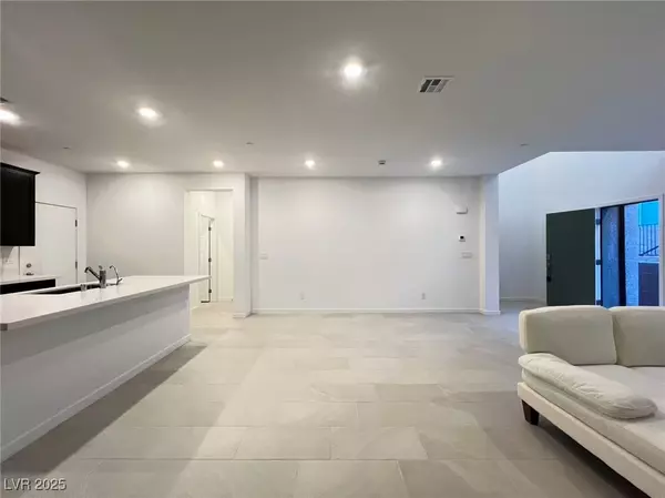 Henderson, NV 89002,1549 Maria Crossing AVE