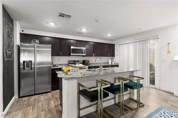 North Las Vegas, NV 89086,6956 Crimson Shadow ST