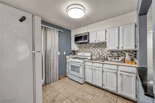 Las Vegas, NV 89119,4004 Visby LN